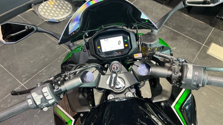 Kawasaki Ninja ZX1002KNSAN (22MY)